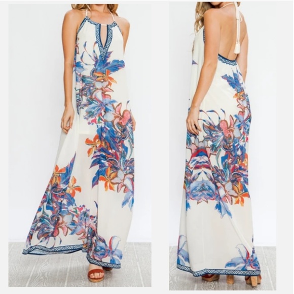 Flying Tomato Dresses & Skirts - FLYING TOMATO Ivory Floral Keyhole Halter Maxi